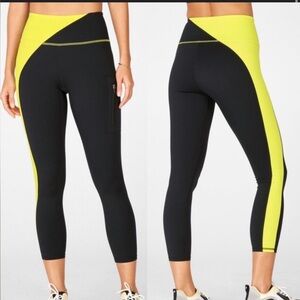 Fabletics High-Waisted Motion365 Zip Pocket 7/8